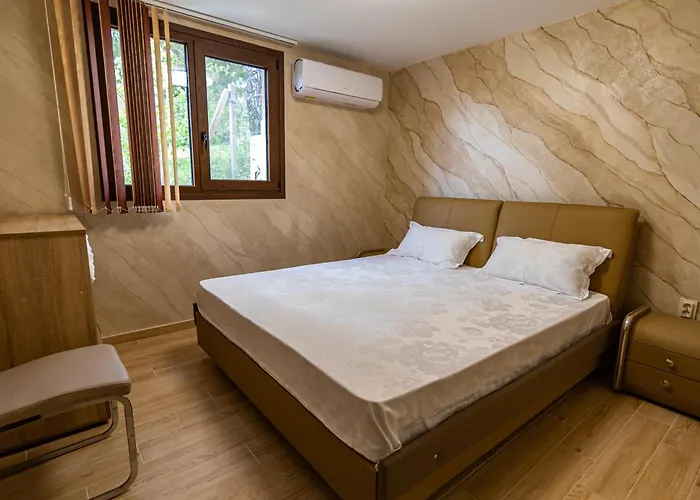 Villa комплекс родопска среща - къщи и Batak