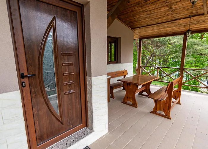 Villa комплекс родопска среща - къщи и